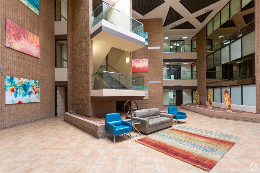 More Photos Of 8687 E Via de Ventura, Scottsdale Office For Lease