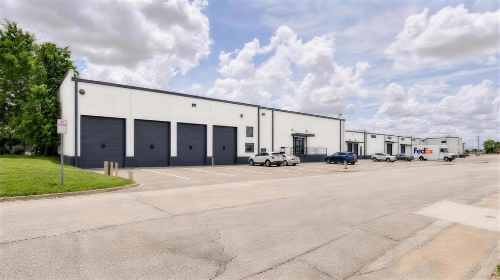 More Photos Of 3191 Commonwealth Dr, Dallas Manufacturing For Sale