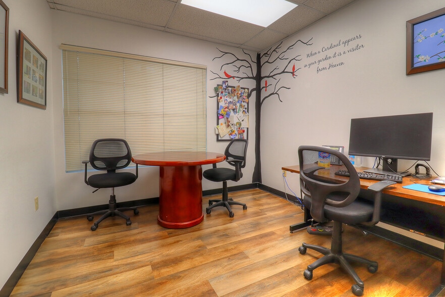 More Photos Of 2715 Oak St, Jacksonville Medical For Lease