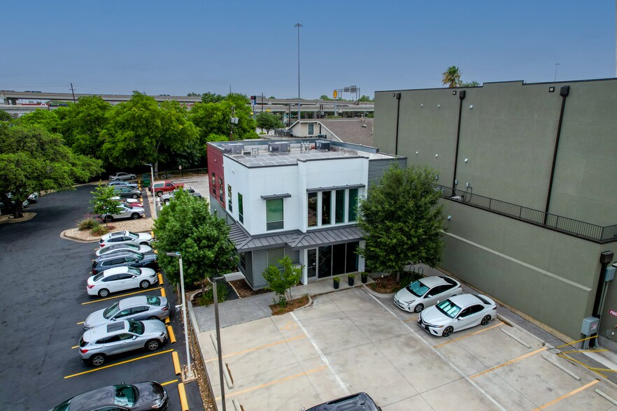 More Photos Of 2210 Western Trails Blvd, Austin Office For Sale