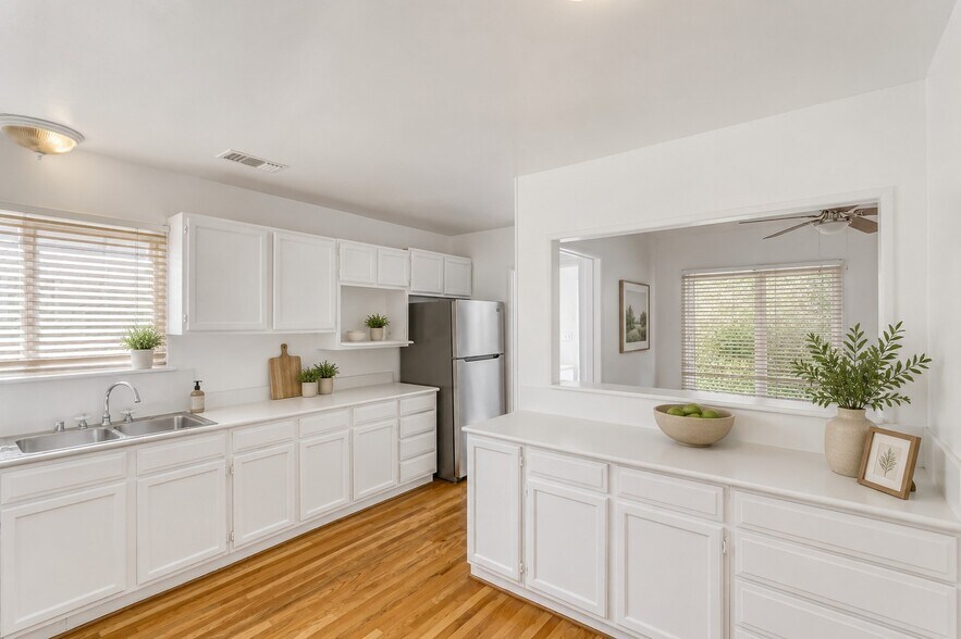 More Photos Of 15907 Enadia Way, Van Nuys Apartments For Sale