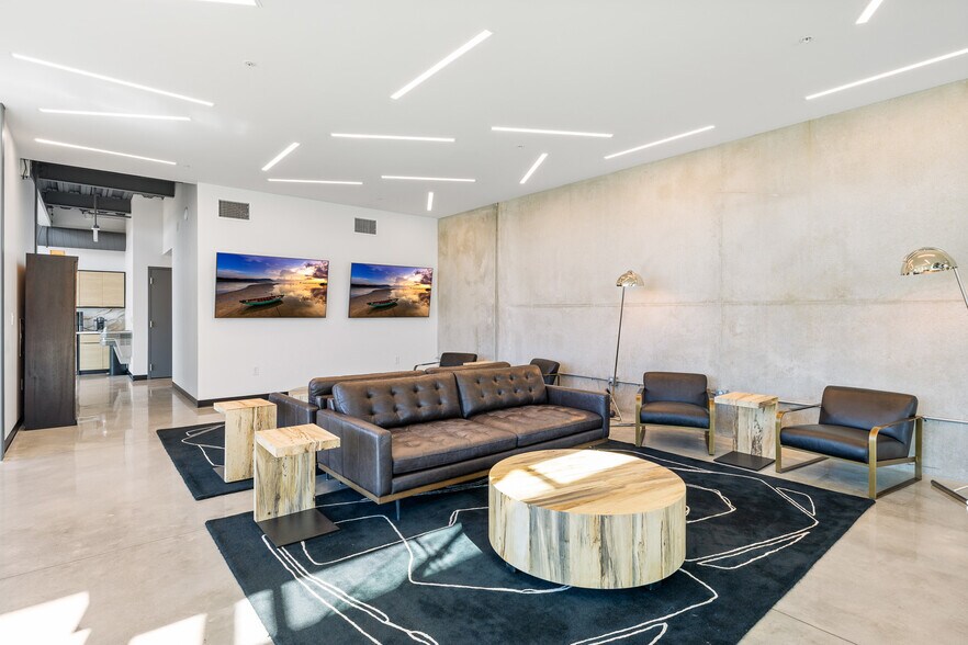 More Photos Of 1111 N 34th St, Tampa Self Storage For Sale