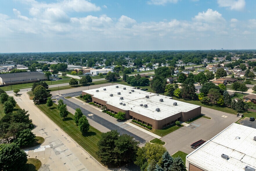 More Photos Of 41155 Technology Park Dr, Sterling Heights Industrial For Lease