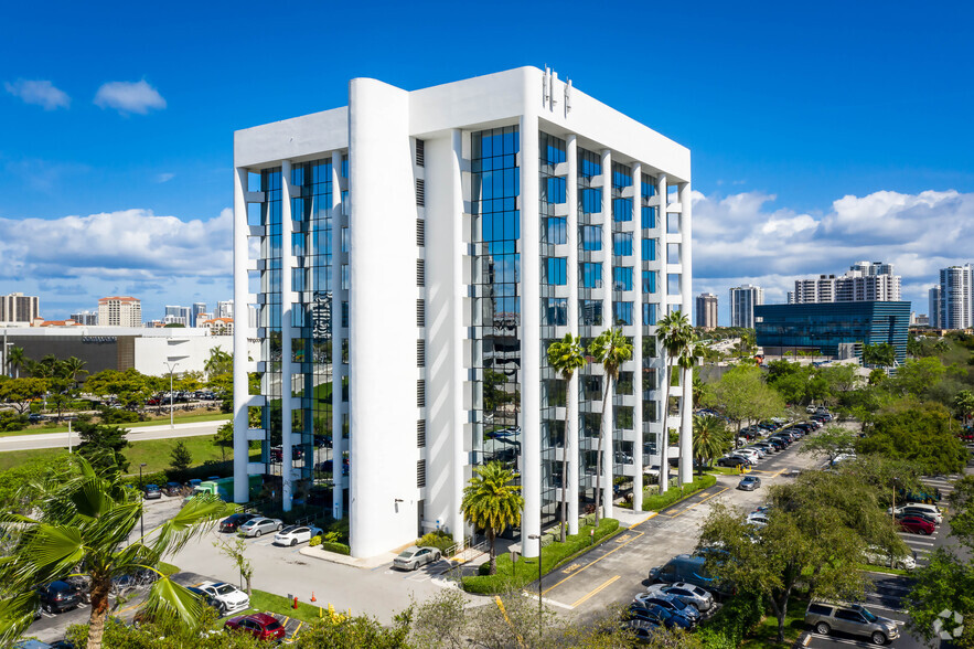 Primary Photo Of 2999 NE 191st St, Aventura Office For Lease