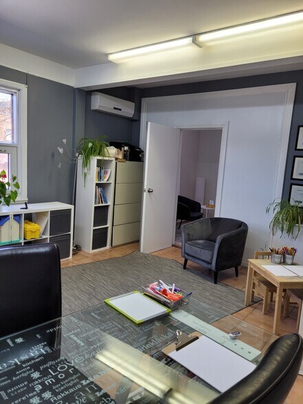 More Photos Of 150 Rue Jarry E, Montréal Storefront Retail Office For Lease