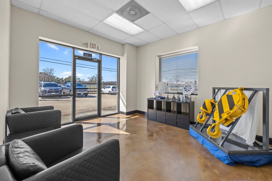 More Photos Of 2023 Humble Westfield Rd, Houston Warehouse For Sale
