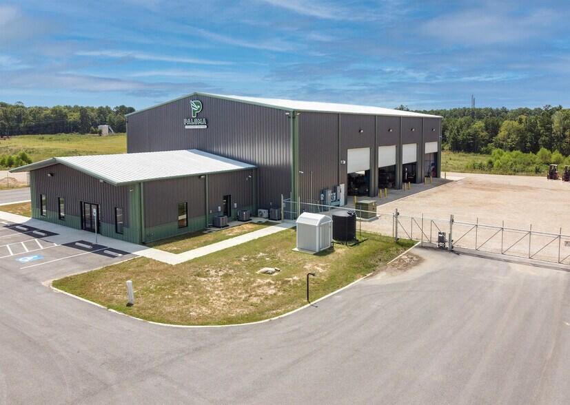More Photos Of 2302 Neiman Marcus Pky, Longview Industrial For Sale