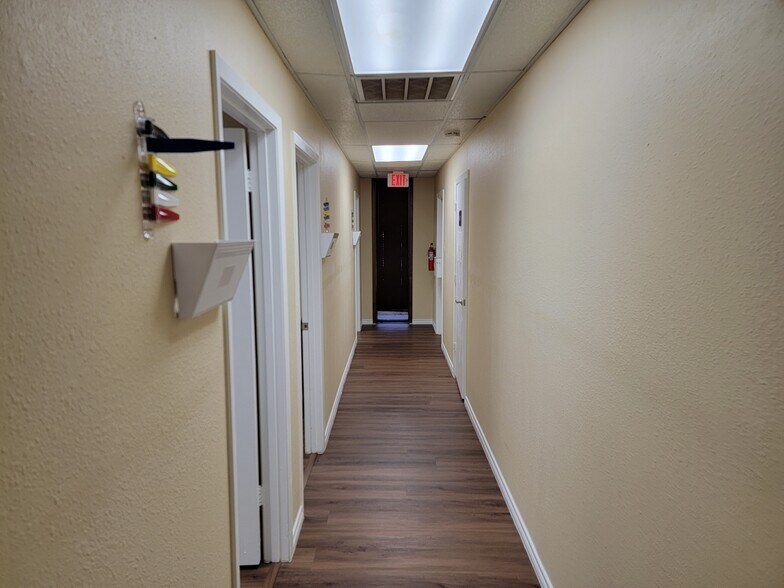 More Photos Of 4405 Lilac Ln, Victoria Medical For Sale