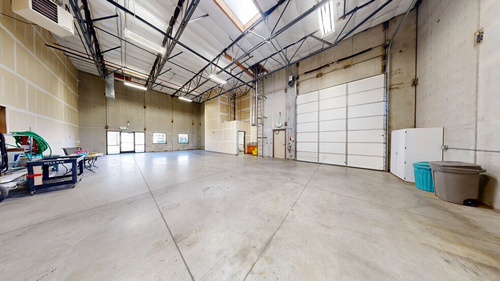 More Photos Of 892 Maestro Dr, Reno Light Distribution For Lease