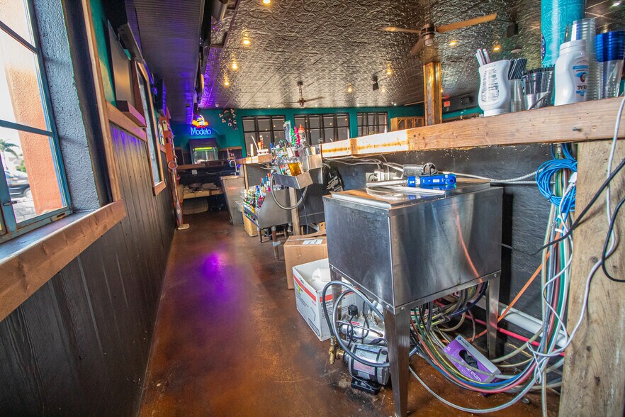 More Photos Of 130 Tamiami Trl, Punta Gorda Restaurant For Sale