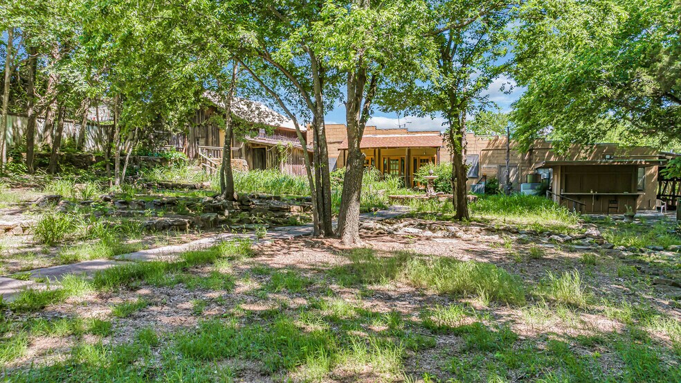 More Photos Of 4565 US-77 Hwy, Davis Specialty For Sale