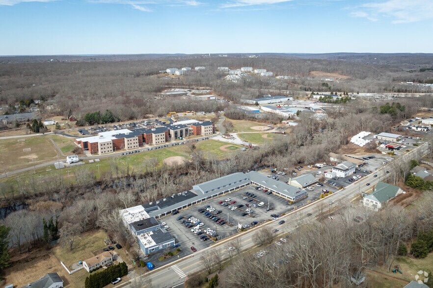 More Photos Of 170 Flanders Rd, Niantic Storefront For Lease