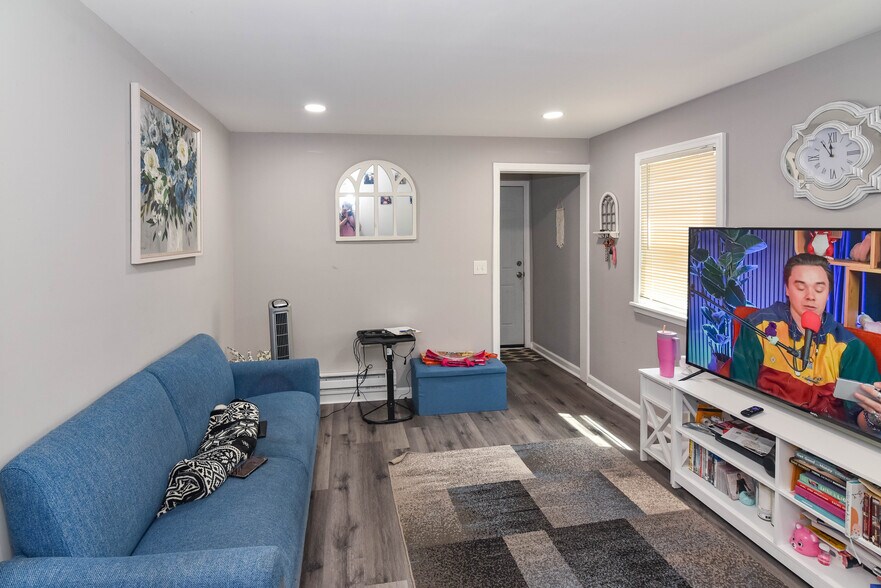 More Photos Of 128 S Philadelphia Blvd, Aberdeen Apartments For Sale