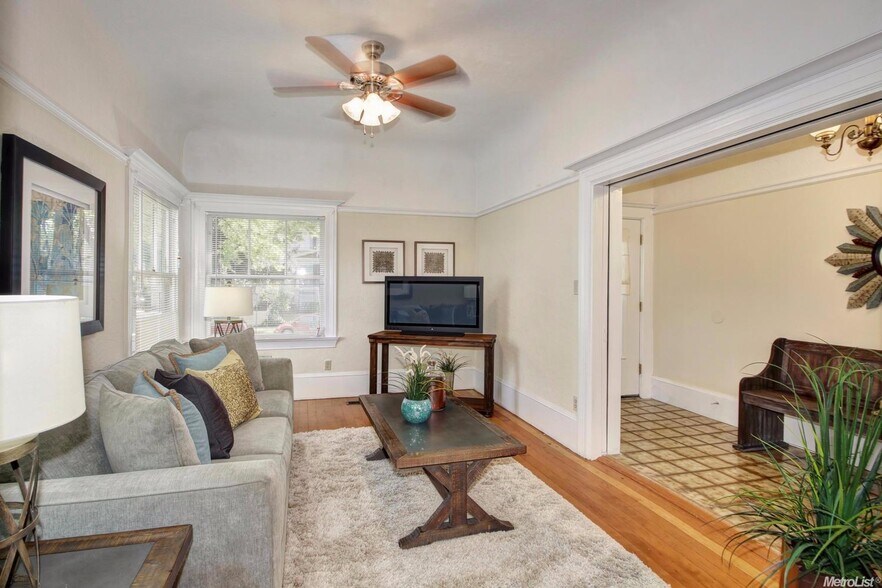 More Photos Of 1901-1903 H St, Sacramento Apartments For Sale