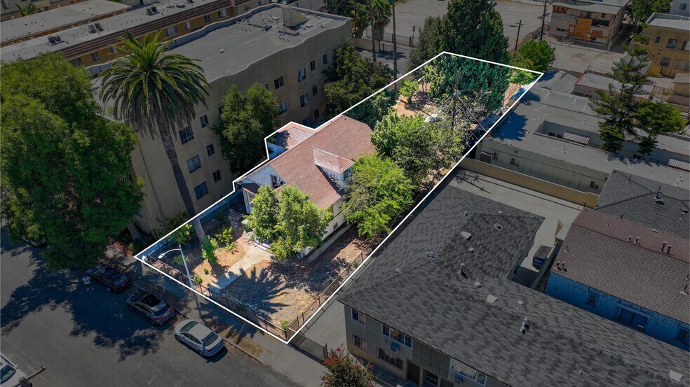 More Photos Of 3015 Shrine Pl, Los Angeles Dormitory For Sale