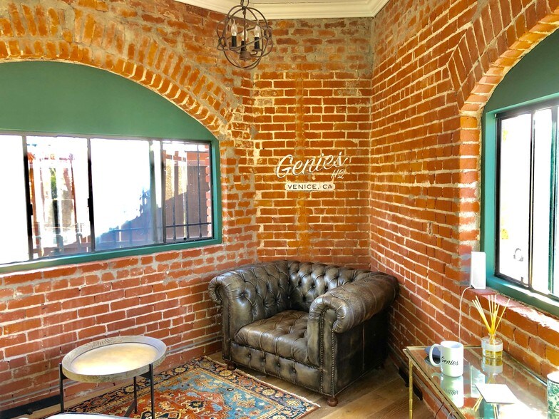 More Photos Of 826 Hampton Dr, Venice Office For Lease