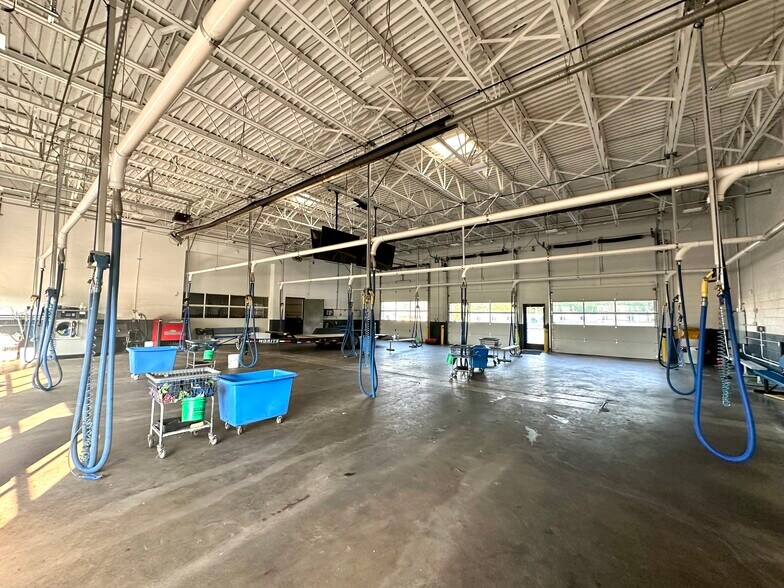 More Photos Of 2821 Garland St, Niles Auto Repair For Sale