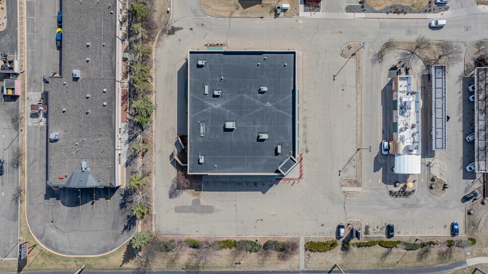 More Photos Of 4205-4225 Egan Dr, Savage Drugstore For Lease