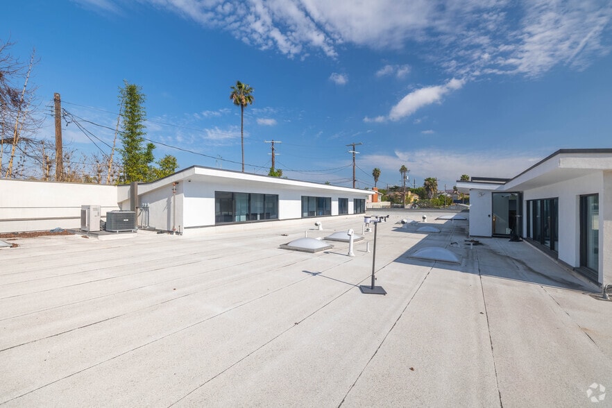 More Photos Of 5285 W Washington Blvd, Los Angeles Loft Creative Space For Sale