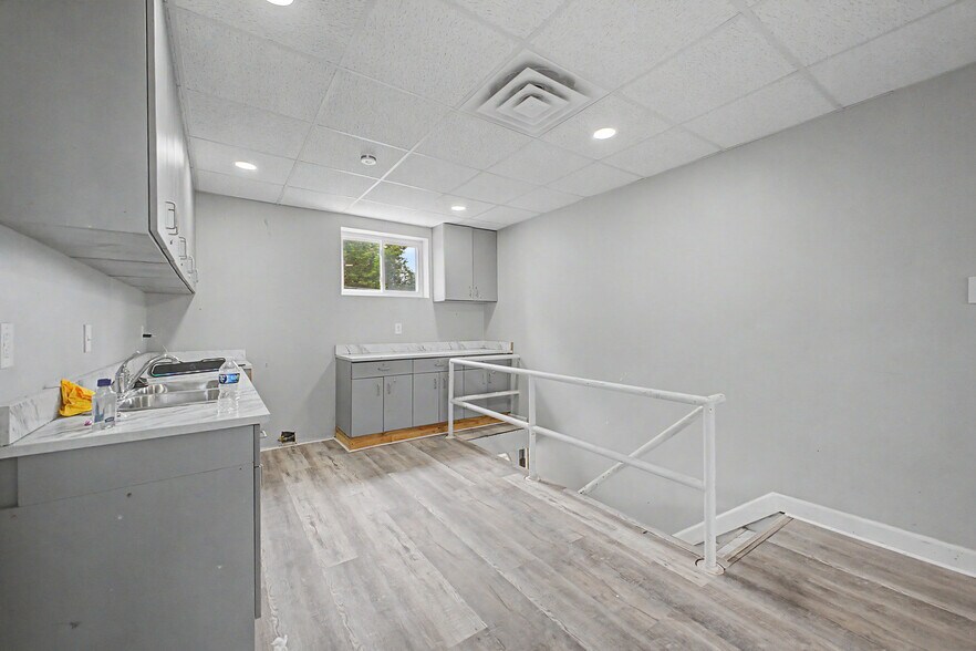More Photos Of 19323 W Warren Ave, Detroit Storefront Retail Residential For Lease