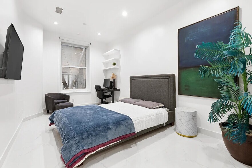 More Photos Of 53 Murray St, New York Apartments For Sale