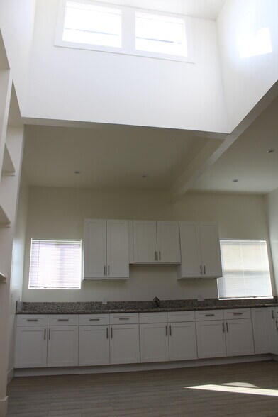 More Photos Of 8317 Whittier Blvd, Pico Rivera Storefront Retail Residential For Sale