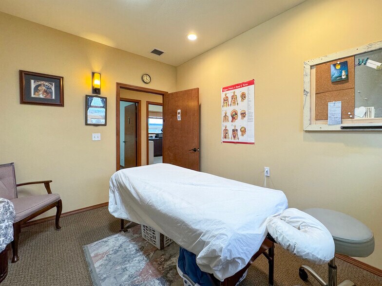 More Photos Of 534 N 5th Ave, Sequim Medical For Sale