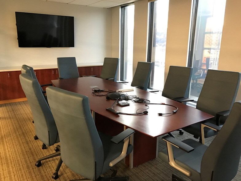 More Photos Of 11 Stanwix St, Pittsburgh Office For Lease