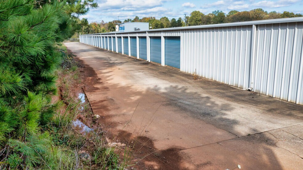 More Photos Of 4401 Jaybird Rd, Bessemer Self Storage For Sale