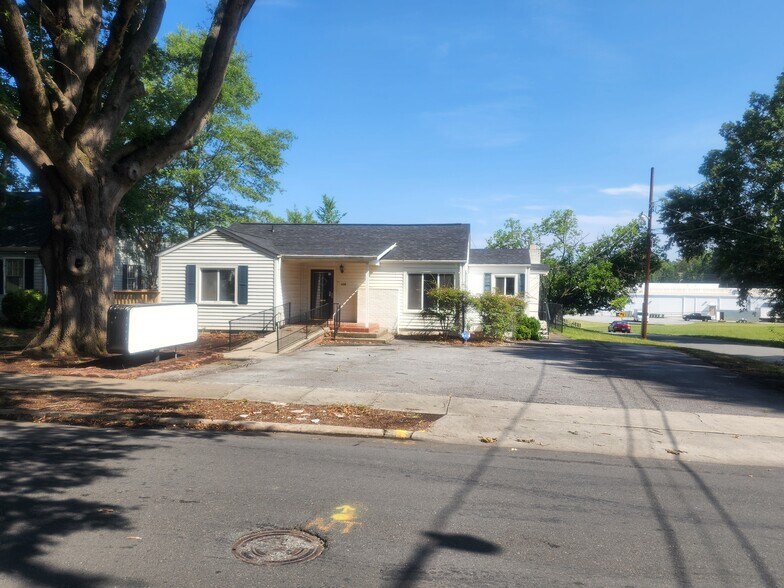 Primary Photo Of 130 N Merritt Ave, Salisbury Office For Lease