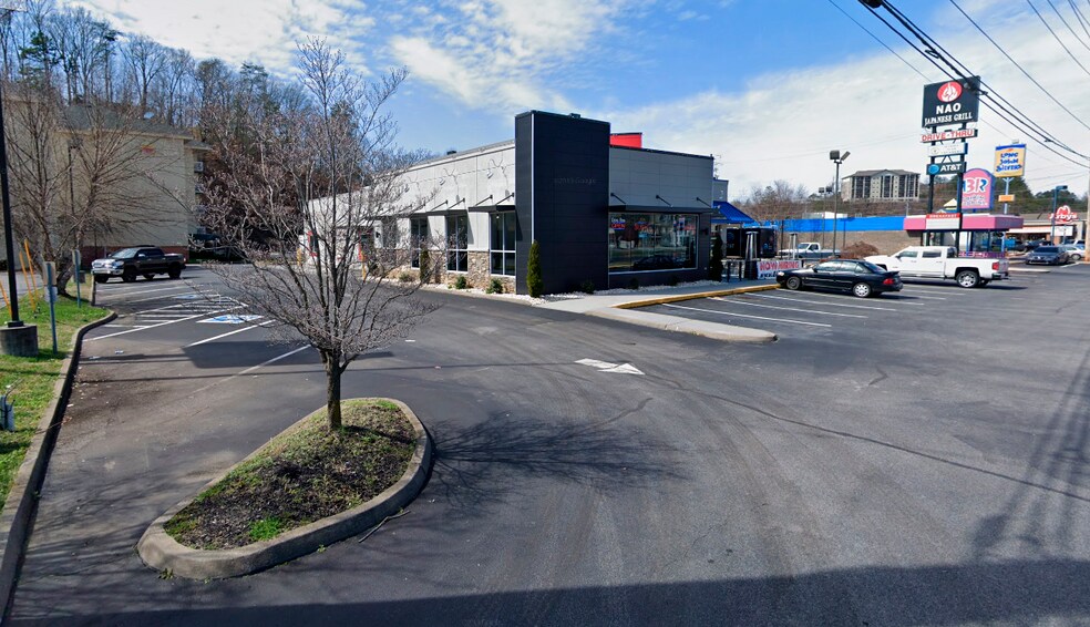 More Photos Of 3676 N Parkway, Pigeon Forge Freestanding For Lease