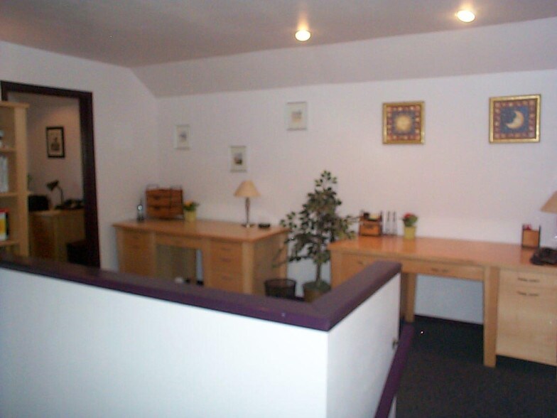More Photos Of 2 Mystic Ln, Malvern Office For Lease