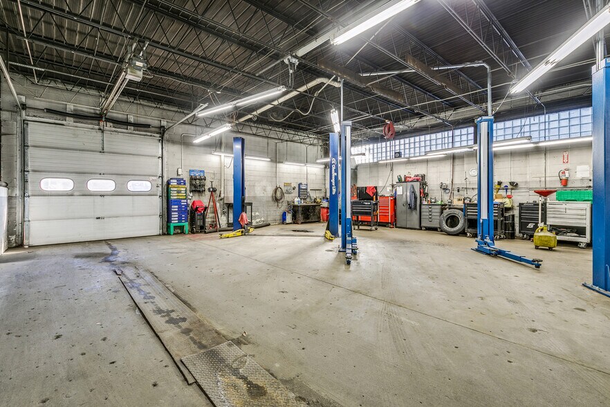 More Photos Of 3610 Lyndale Ave S, Minneapolis Auto Repair For Sale