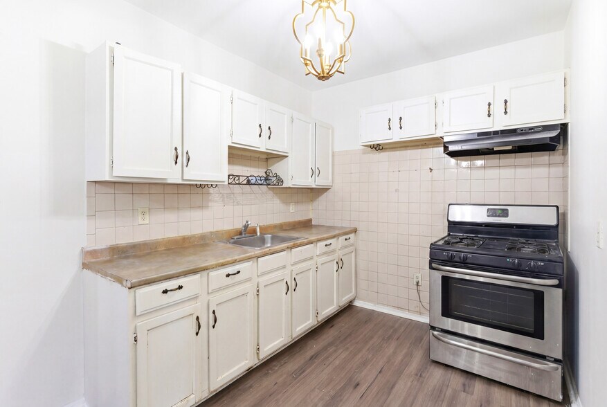 More Photos Of 99 Pulaski St, Newark Apartments For Sale