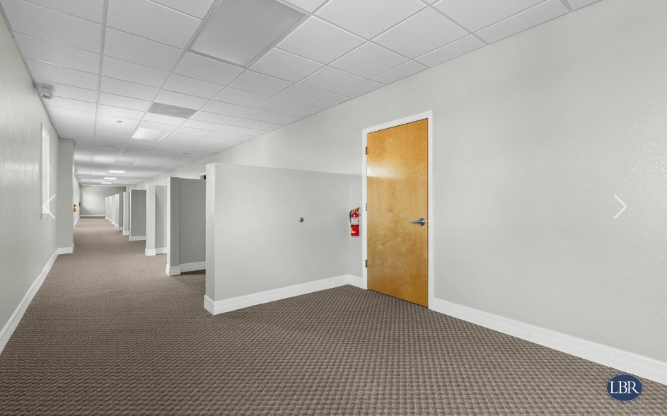 More Photos Of 6855 Tico Rd, Titusville Office For Lease