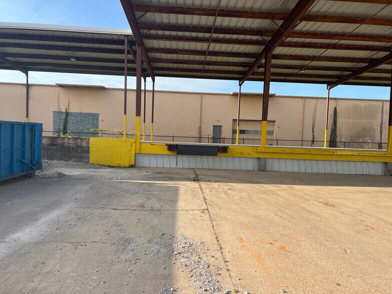 More Photos Of 3451 Georgia Pacific Ave, Mobile Warehouse For Lease