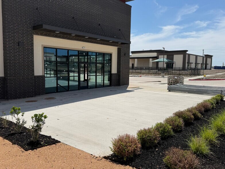 More Photos Of 10130 Coit Rd, Frisco Restaurant For Lease