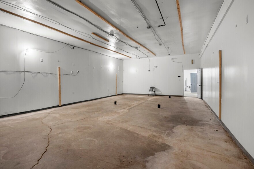 More Photos Of 8411 Southfield Fwy, Detroit Auto Dealership For Sale