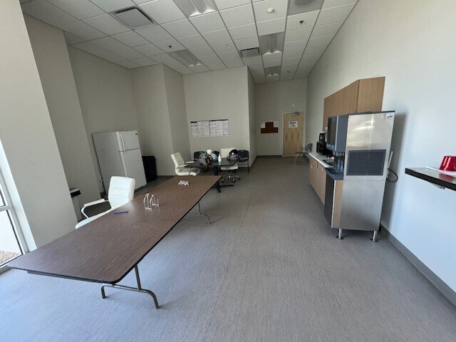 More Photos Of 3000 Lincoln Rd, Las Vegas Distribution For Lease