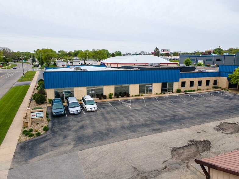 More Photos Of 1304 Valleyhigh Dr NW, Rochester Showroom For Sale