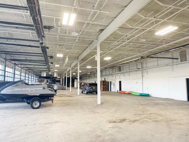 More Photos Of 7451 Terminal Dr, Lorain Truck Terminal For Sale