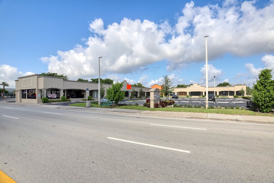 Primary Photo Of 201-233 S Federal Hwy, Pompano Beach Storefront For Lease