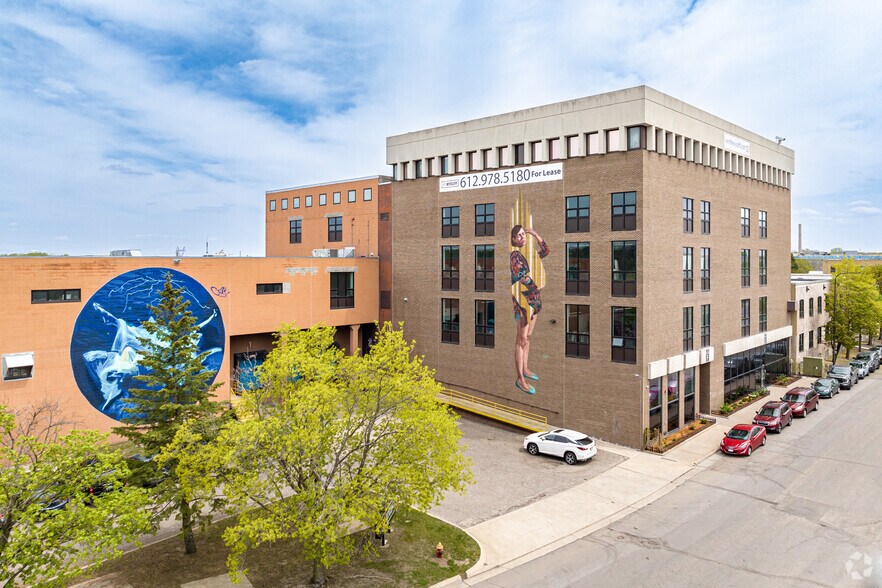 More Photos Of 2327 Wycliff St, Saint Paul Manufacturing For Lease