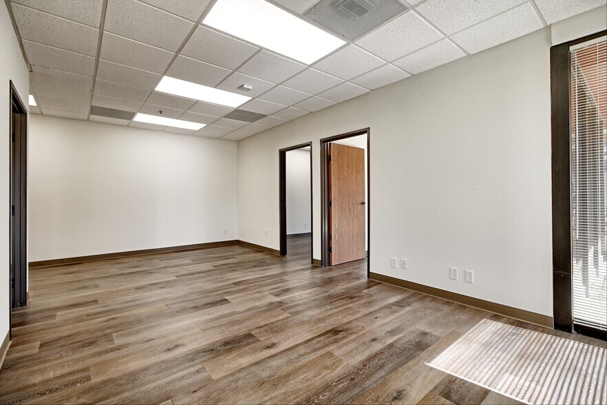 More Photos Of 4564 Telephone Rd, Ventura Warehouse For Lease