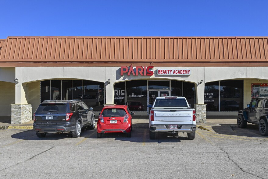 More Photos Of 3110-3160 Saturn Rd, Garland Unknown For Lease