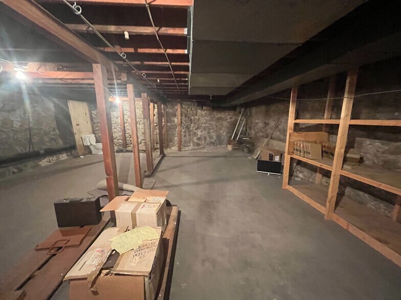 More Photos Of 229 N Main St, Valentine Office For Sale