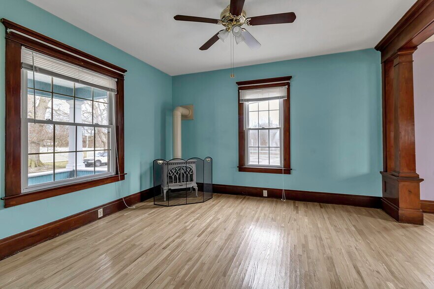 More Photos Of 646 Cayuga Dr, Niagara Falls Religious Facility For Sale