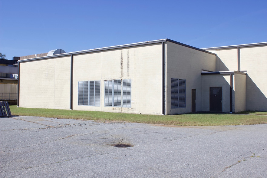 More Photos Of 801 N William St, Goldsboro Warehouse For Sale