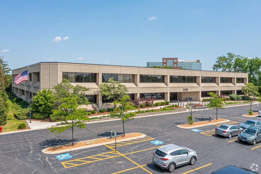 More Photos Of 1101 W 31st St, Downers Grove Office For Lease