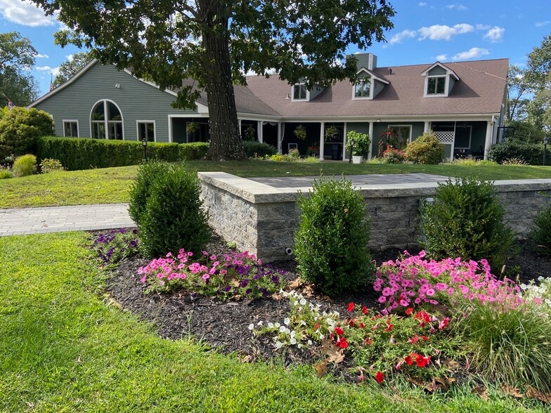 More Photos Of 9 Rose Hill Rd, Portland Golf Course Driving Range For Sale